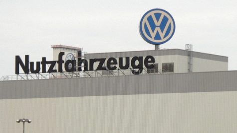 VW transformă trei fabrici pentru construcţia maşinilor electrice