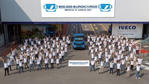 Camionul IVECO Eurocargo cu numărul 600.000 a ieșit pe poarta fabricii din Brescia